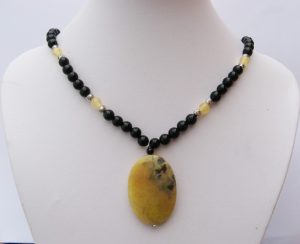 366p-collier-agate-jaune-noire-aragonite